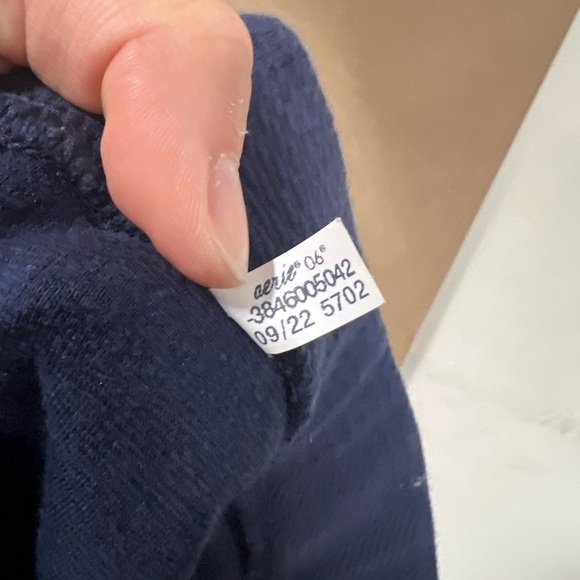 Offline by Aerie size XS dark blue flare pants with pockets on the back - Picture 6 of 11